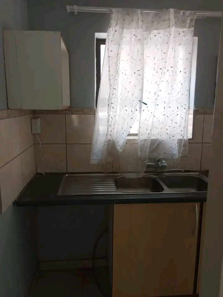 Spacious cottage available 1st of april 2024   in Alberton