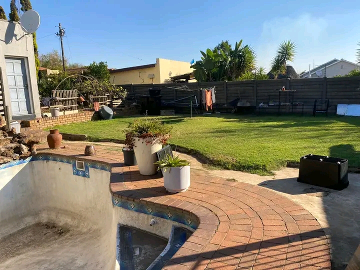 Available immediate.
cozy granny flat perfec  in Boksburg