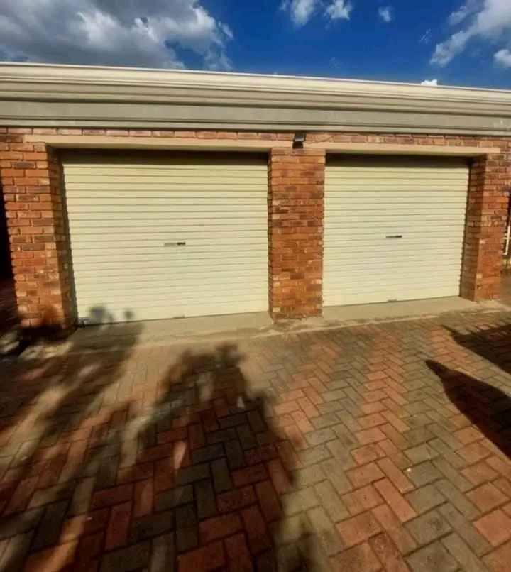 🏡 randhart - rental - 3 beds house for ren  in Alberton