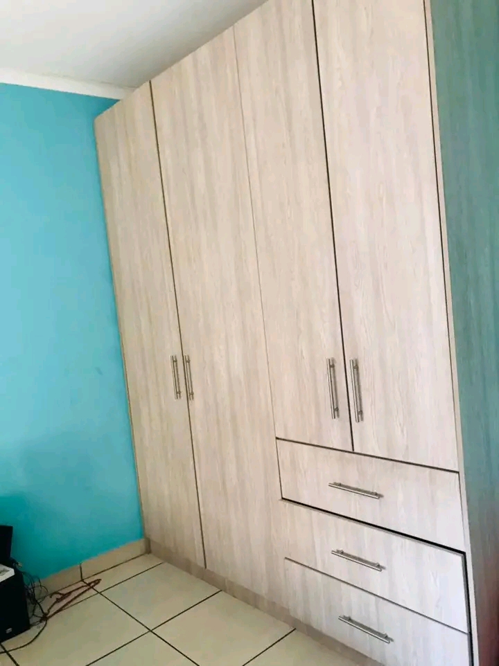 Room available in two bedrooms flat  .rent 23  in Germiston