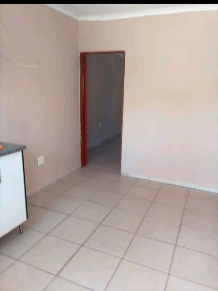 🚨 new rental alert 🚨
🏡 spacious and  in Birch Acres