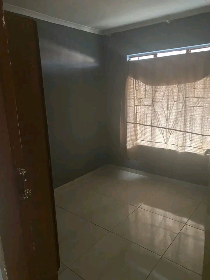 2 bedroom house available for rent. ext 6. r4  in Ebony Park