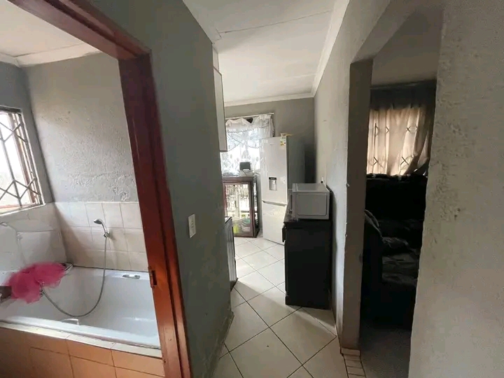 3 bedroom house to rent 
r6000 rental 
r600  in Birch Acres