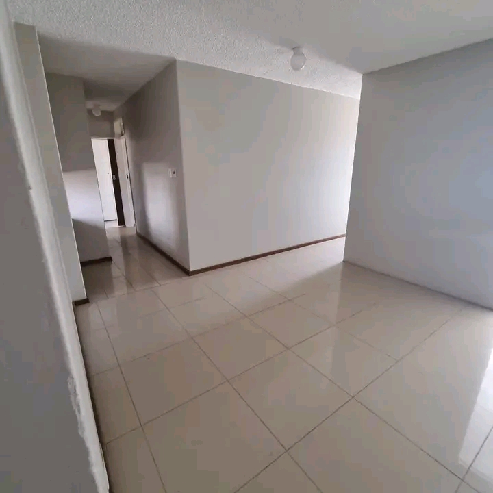 En-suit room: r4,000.
double room: r3,500.
  in Sunnyside