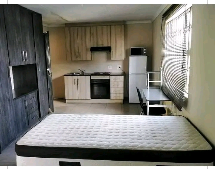 New bachelors flat with toilet, bathroom, kit  in Braamfontein