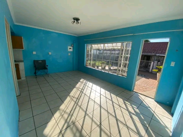 Available immediate.
cozy granny flat perfec  in Boksburg