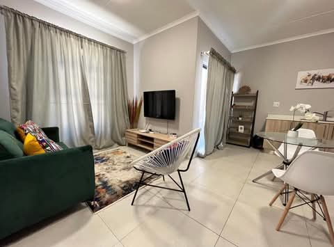 Elegant furnished 1-bedroom ground-floor
apa  in Carlswald