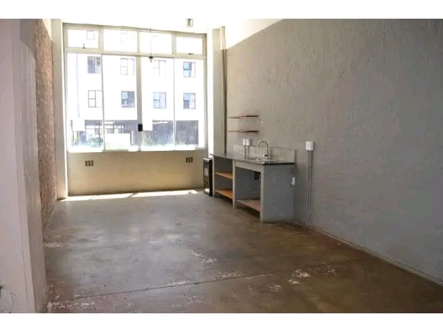 Maboneng bachelor apartment

maboneng apart  in Maboneng
