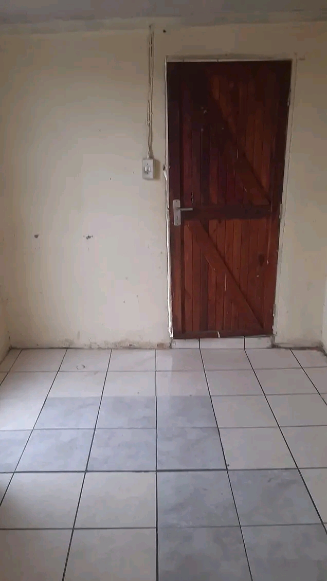 R1350 per month and is using outside steps.ca  in Alexandra