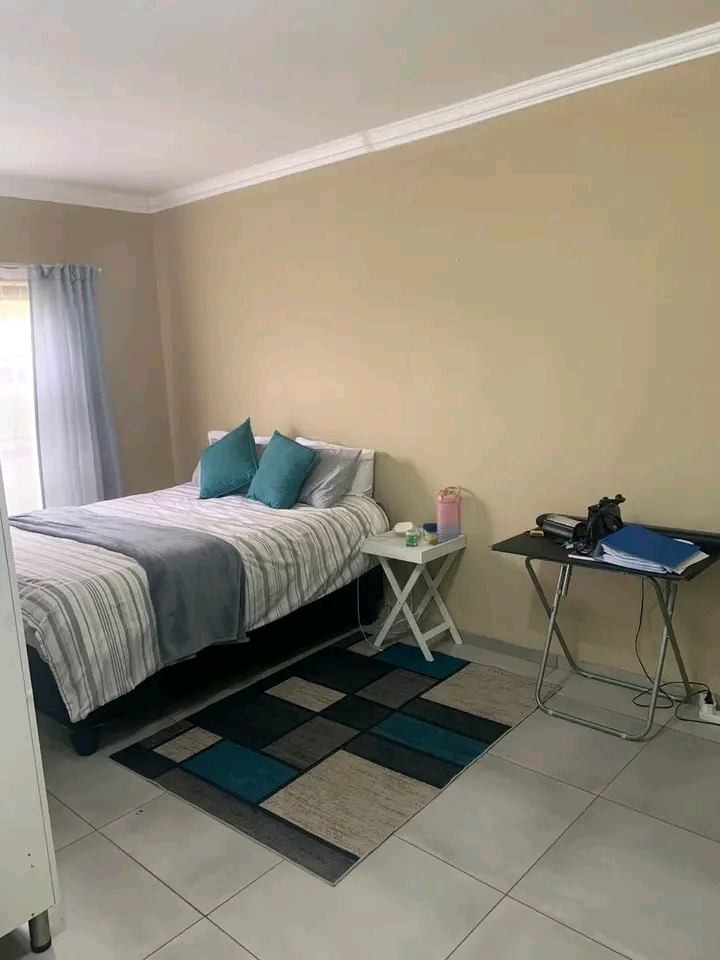 A spacious neat bachelor s apartment
*rent :  in Birch Acres