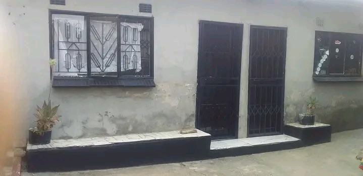 Place 2 rent at soweto.  free parking availab  in Braamfischer