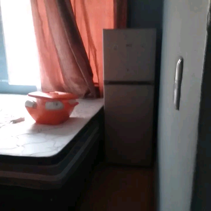 Room to rent r2500 everything is included    in Kensington