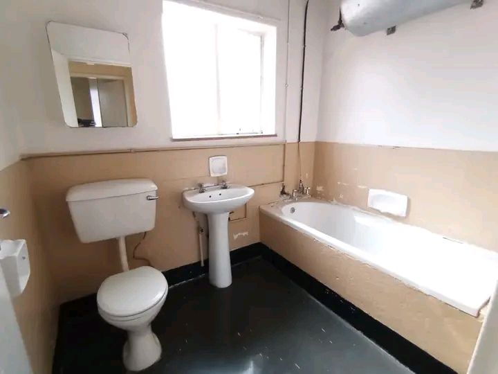 Flat for rental safe, secure and neat if you   in Rosettenville