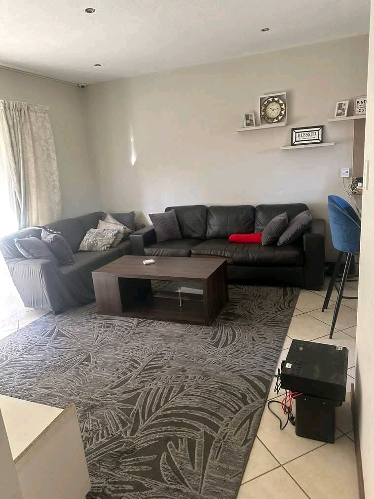 A beautiful private  ground floor 2 bedroom u  in Midrand