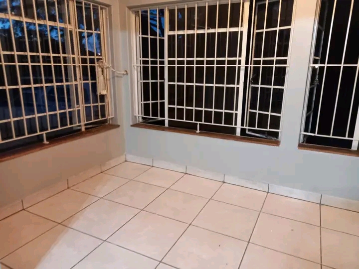 A spacious 3 bedroom stand alone house  💯   in Kempton Park
