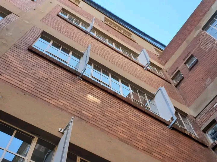 Flat to let
no deposit required 
bachelor 2  in New Doornfontein
