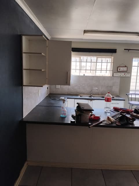 1 bedroom cottage rental 
*on-going renovati  in Clayville