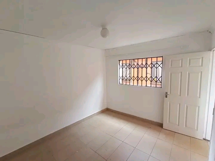 Apartment for rental ext 3
1 bedroom
waldro  in Protea Glen