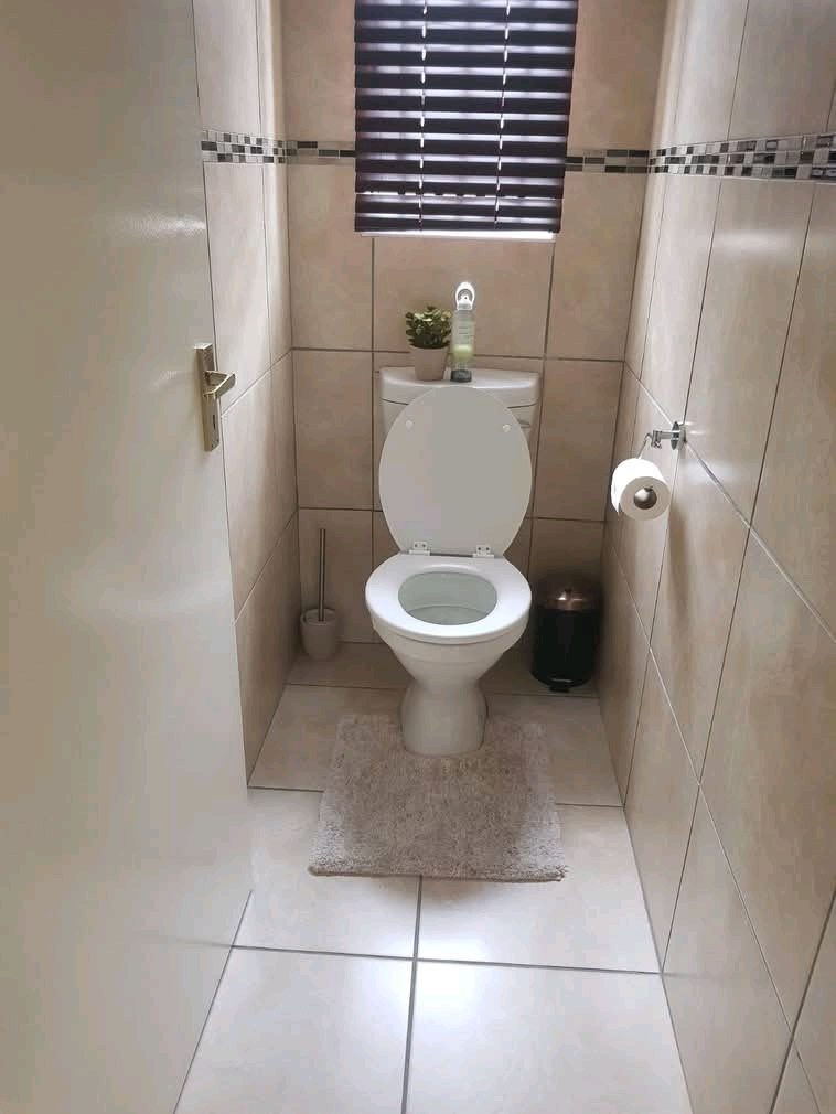 A 3-bedroom house in extension 35 is availabl  in Riverside View