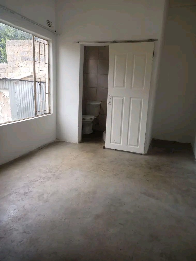 An open bachelor with fitted kitchen, bathroo  in Norkem Park