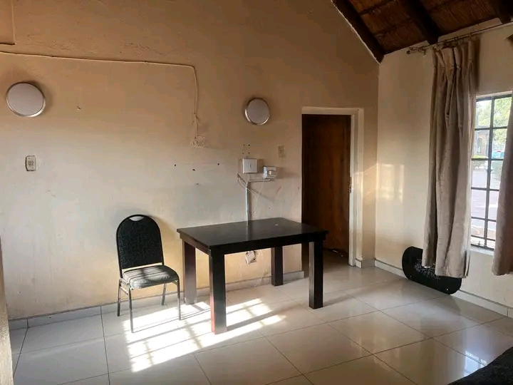 2 rooms with beds available for rent close to  in Glen Austin