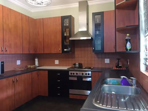 Stand alone
4 bedrooms house.
- beautiful 4  in Kensington