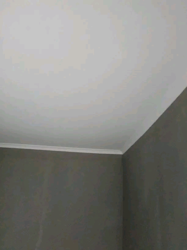Room to rent in extension 9
-price r1000
-s  in Katlehong