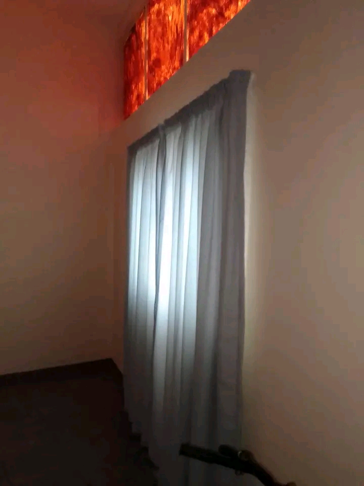 Nice spacious room available at 19 marigold r  in Primrose