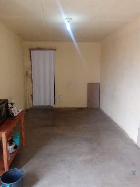 Place available for end of february occupatio  in Tembisa
