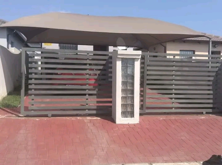 Cottage available 1st may at ext 45 for r2500  in Clayville