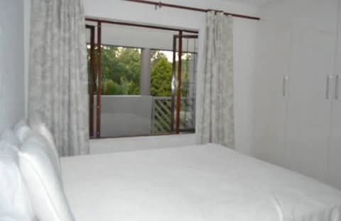 2 bedroom 1 bathroom apartment in (sandton)
  in Bryanston