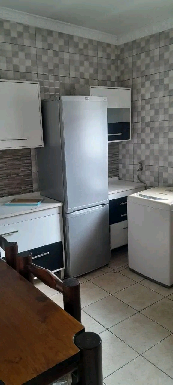 Zone 2, 1 room with fitted built ins, space f  in Pimville