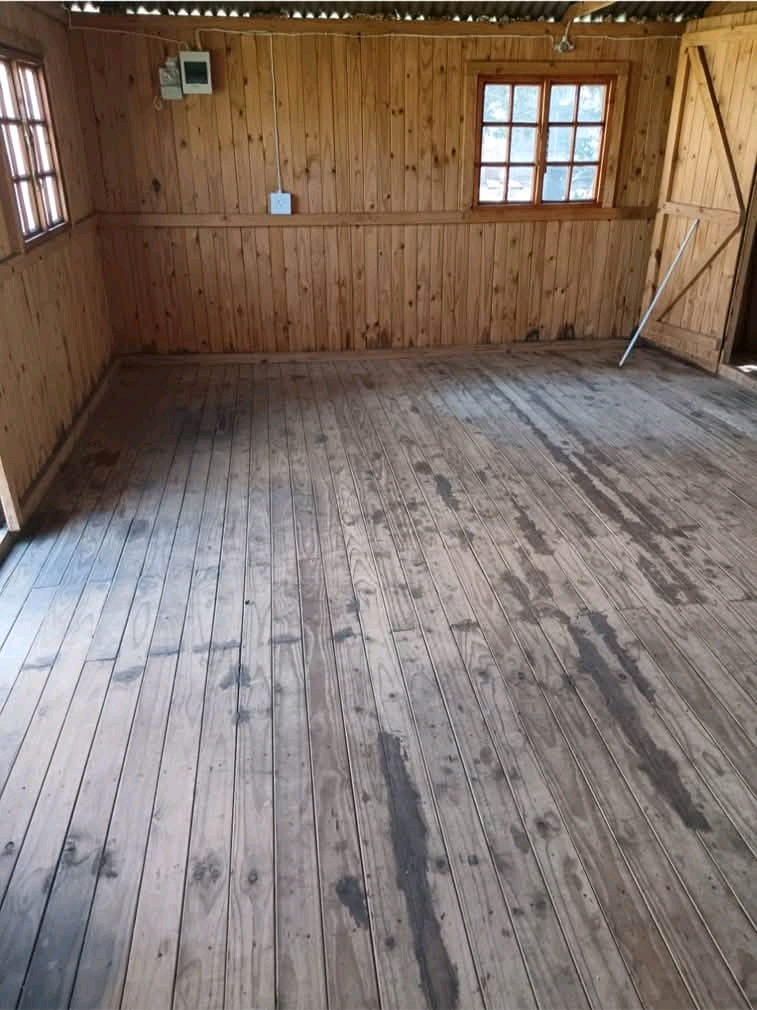 A big spacious 2 room  wendy house immediatel  in Delville
