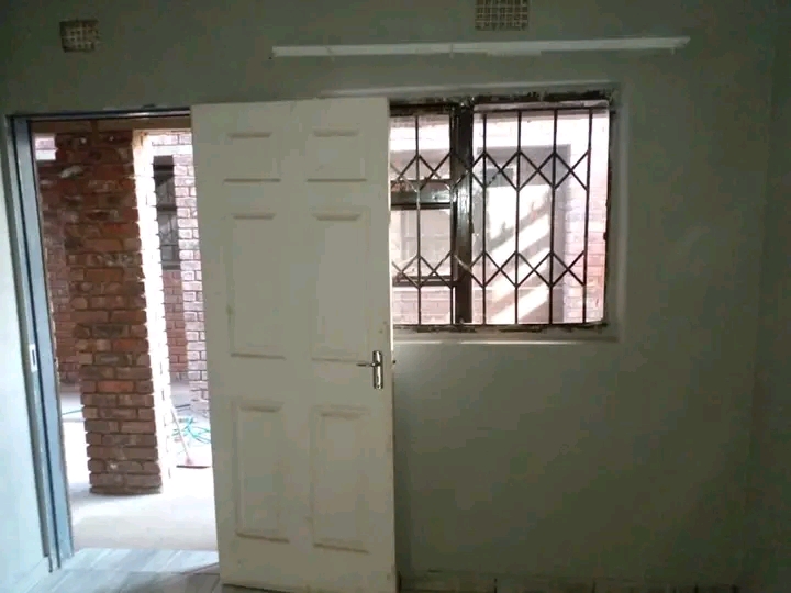 Rooms available to rent at winnie mandela zon  in Tembisa