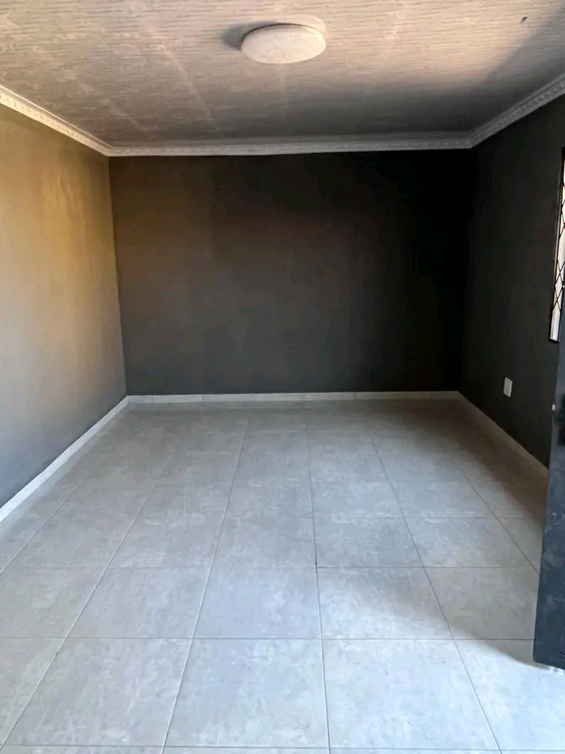 Ext 3 bachelor  room for rental for r3000pm
  in Riverlea