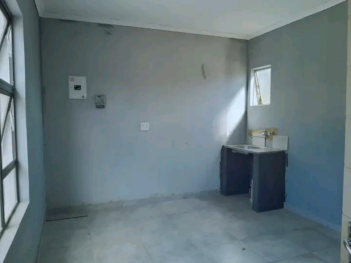 Room rent walking distance to wadeville indus  in Leondale