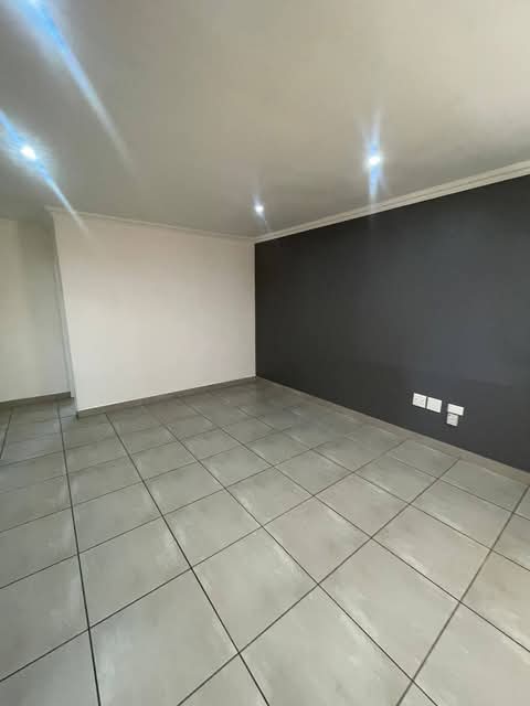 2 x 2 bed 1 bathroom 
pre paid water 
pre p  in Edenvale
