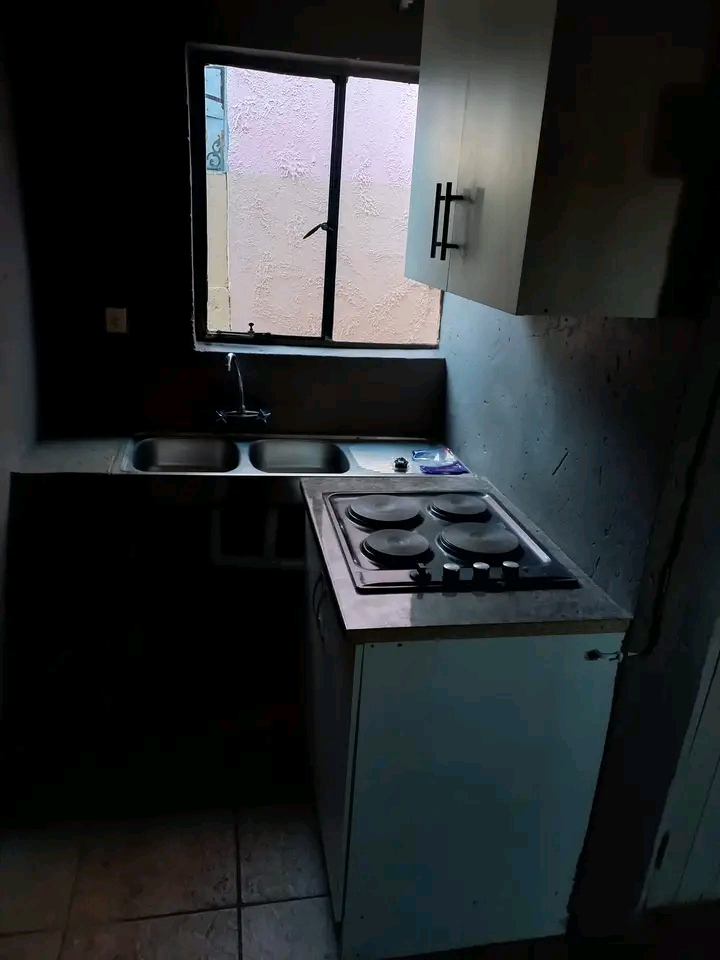 Cottage 2 room size available next to zondi a  in Jabulani