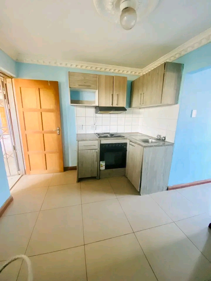 Bachelors room available for rent in r3200
*  in Ebony Park