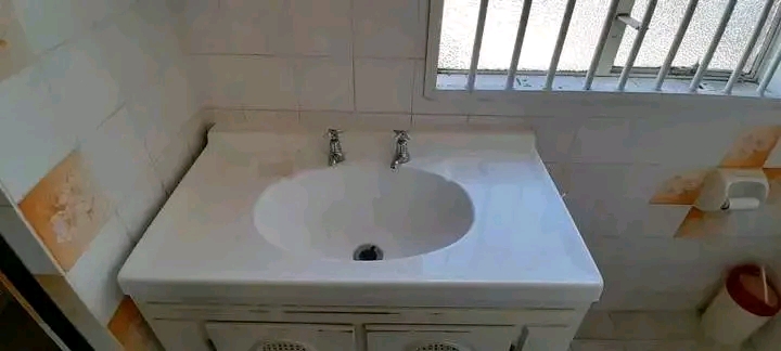 Communal house: room to rent in ce2 r3200

  in Vanderbijlpark