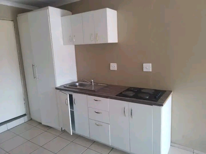 1 bedroom cottage available immediately to re  in Vosloorus
