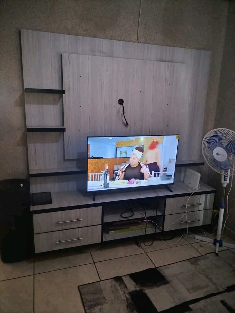 2 bedroom house -with 2 outside rooms in ext   in Clayville