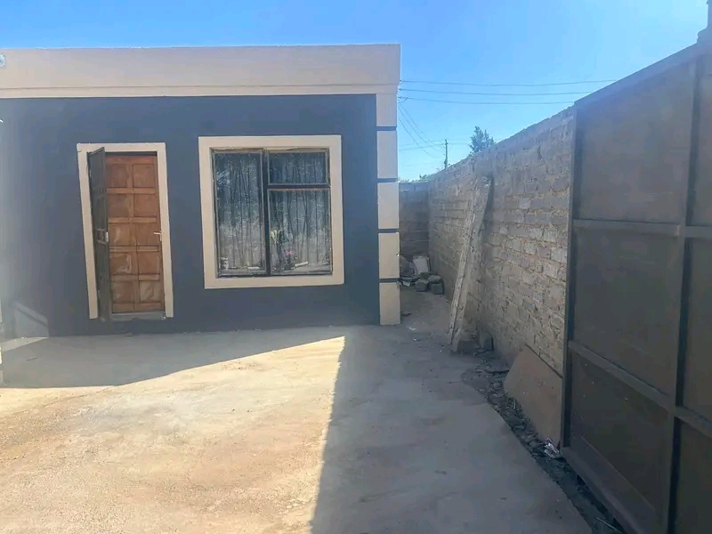 Tenant relocating room will be available russ  in Freedom Park
