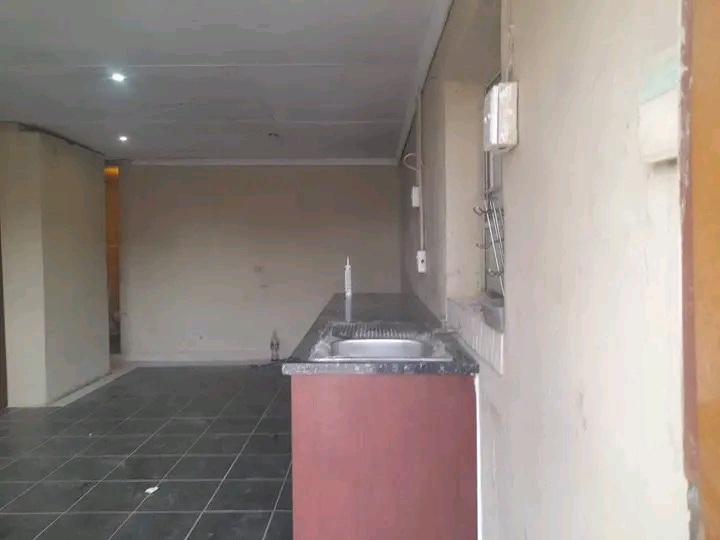 Spacious bachelor to let in stanhope road  ge  in Wychwood