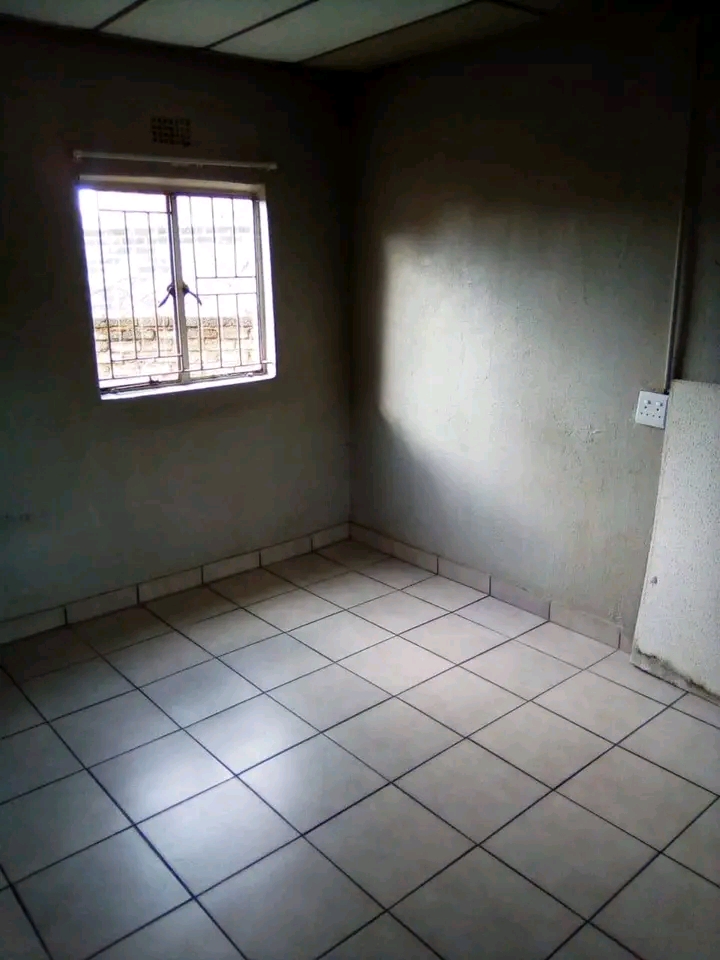 1500 room 2room diepkloof zone 5 rental 2500   in Orlando East