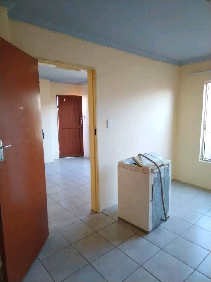 2 room apartment to let
r3500 monthly rental  in Birch Acres