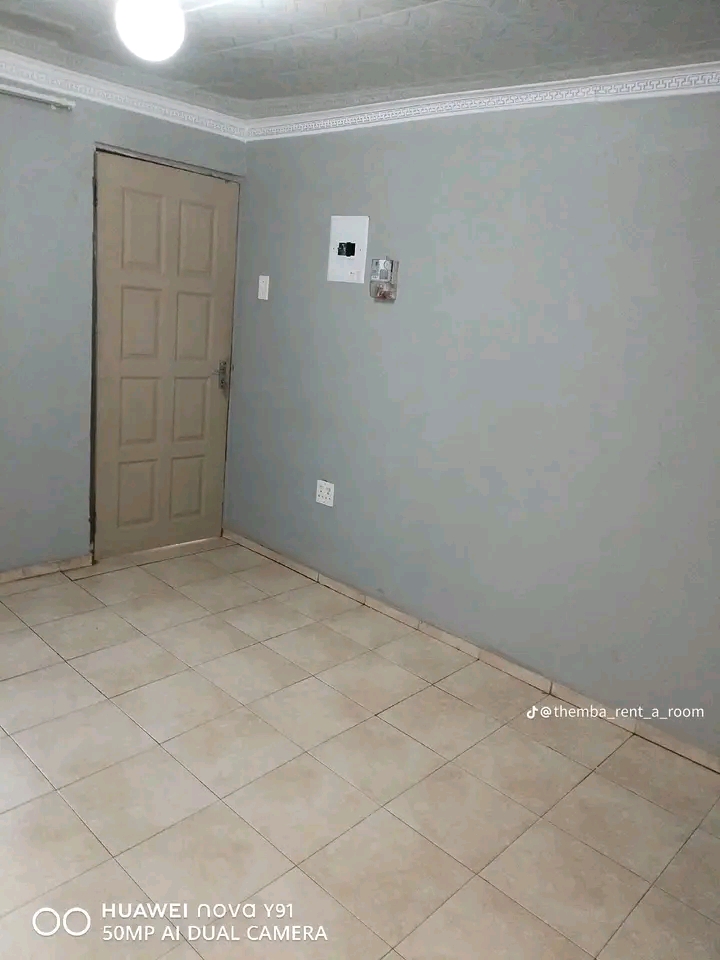 We have rooms available for rent in x1 basoth  in Vosloorus