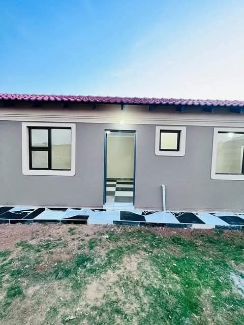 1 bachelor unit available
- fully fitted, ti  in Spruitview