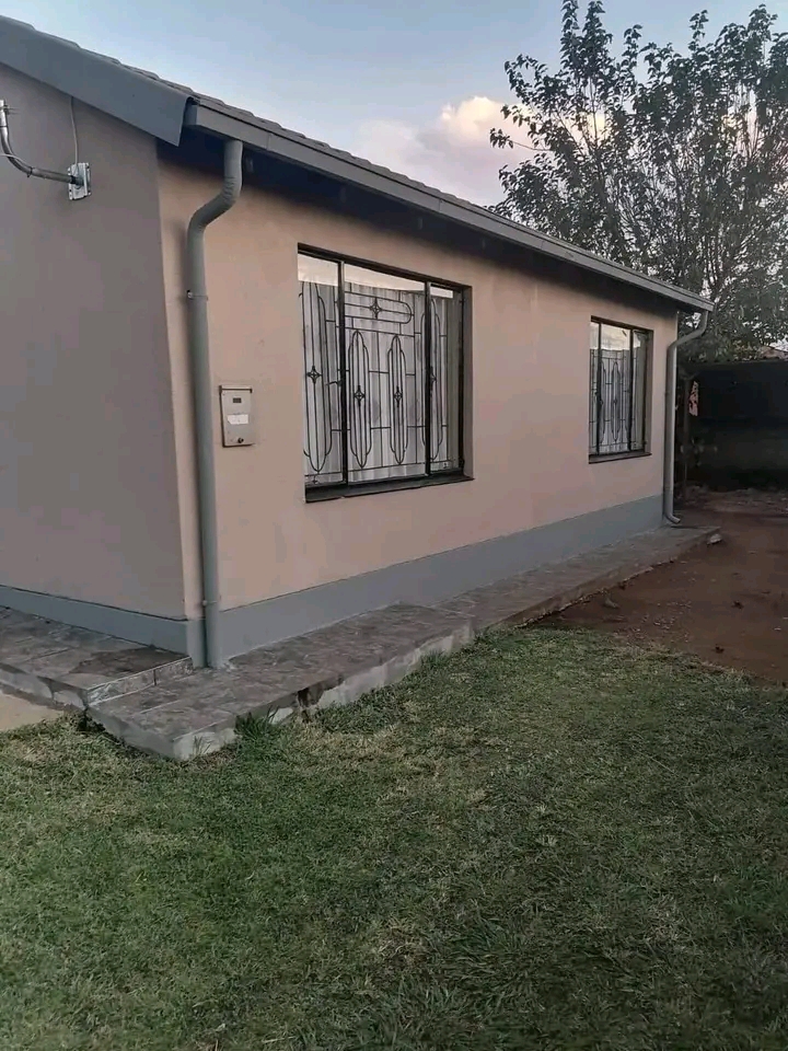 2 bedroom house available for rental in marim  in Vosloorus