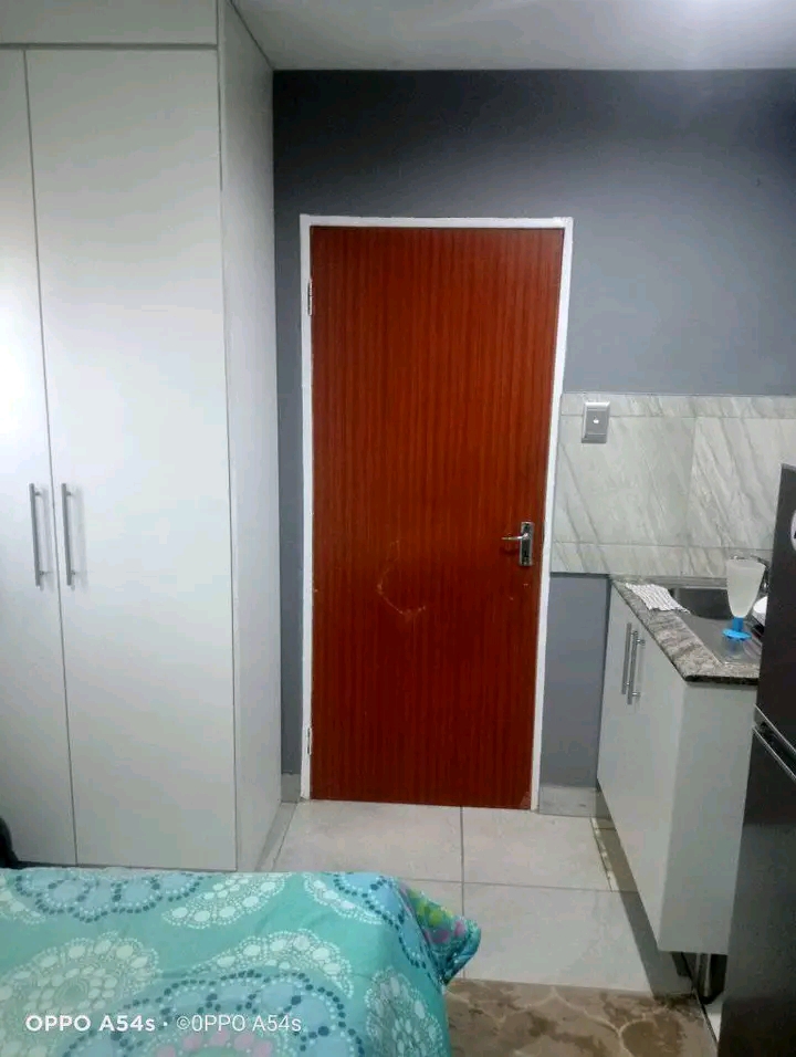 Cottage available to rent from 1 may , ext 7   in Cosmo City